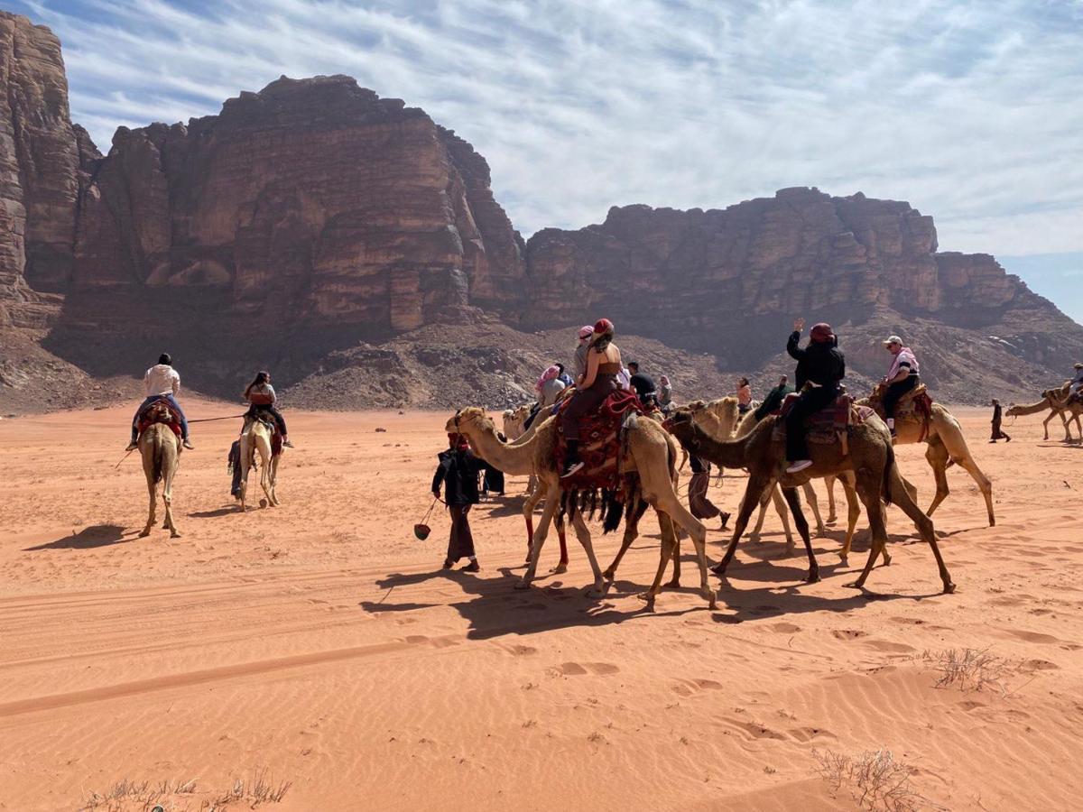 Golden Day Hotel Wadi Rum Exterior photo